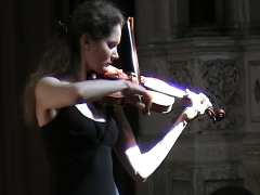 Foto La violoniste Marie Cantagrill à la Guerche sur l'Aubois pour un Récital Bach le 25 Juin 2011